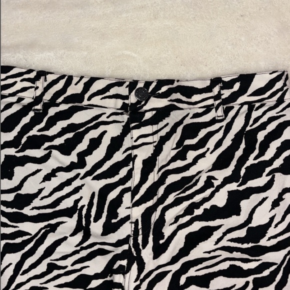 NWOT Motel Rocks Zoven Zebra Print Pants - Picture 7 of 10